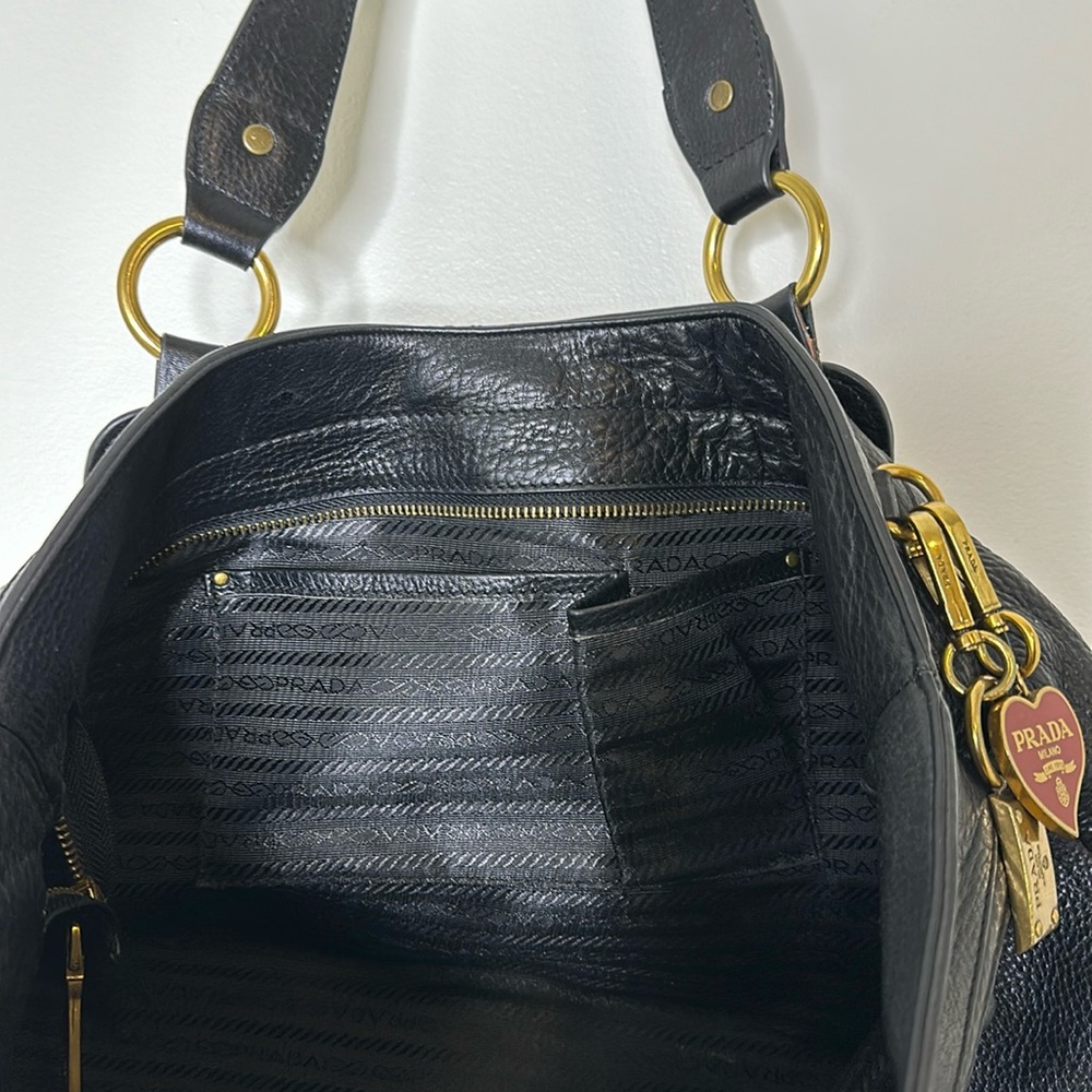 Vintage leather Black Prada large shoulder bag with Prada charms, never used - Picture 7 of 10